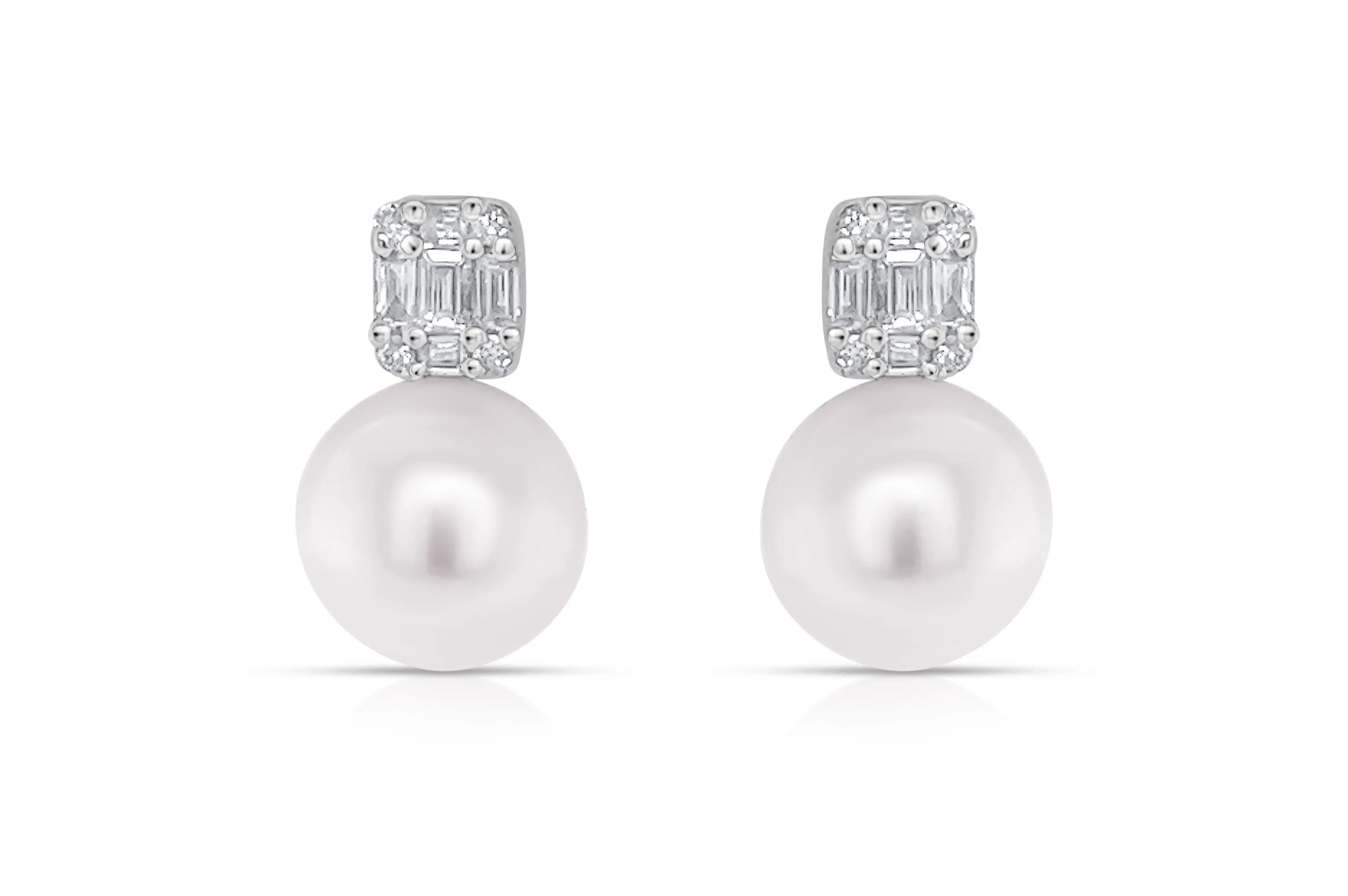 Earrings 18kt Gold Pearl and Emerald Illusion Diamonds Studs